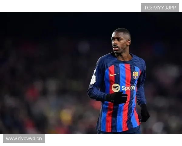 奥斯曼·登贝莱私服随手一站，鞋子价格把我这月工资羞辱了