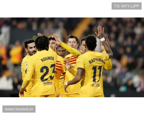 菲利克斯训练完直接去夜店蹦到凌晨？这作息也太离谱了