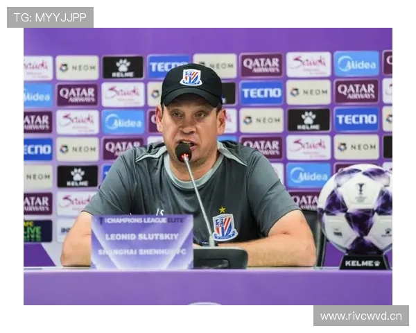 蒋圣龙穿着简直不像运动员，感觉刚从街头潮牌店出来的吧？